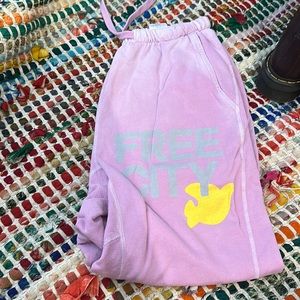 Free city sweatpants